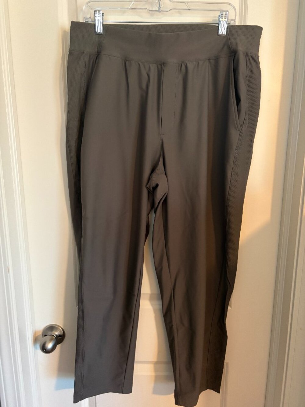 Old Navy Powersoft Tapered Pant- Grey/Taupe- XL